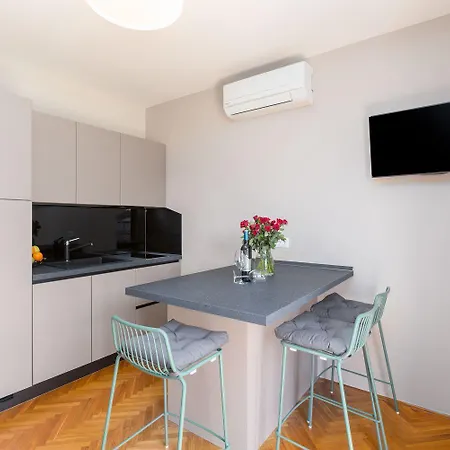 Frisch Renoviertes Wenige Gehminuten Vom Mit Privatem Balkon, Klima, Grill, Wifi 公寓 *