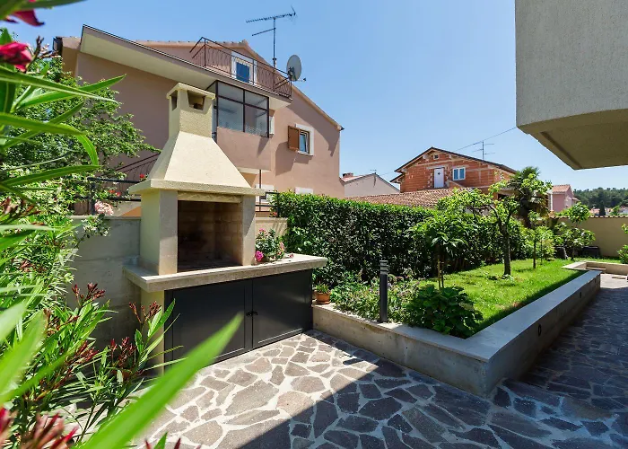 Frisch Renoviertes Wenige Gehminuten Vom Mit Privatem Balkon, Klima, Grill, Wifi شقة