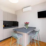 Frisch Renoviertes Wenige Gehminuten Vom Mit Privatem Balkon, Klima, Grill, Wifi Апартаменты *